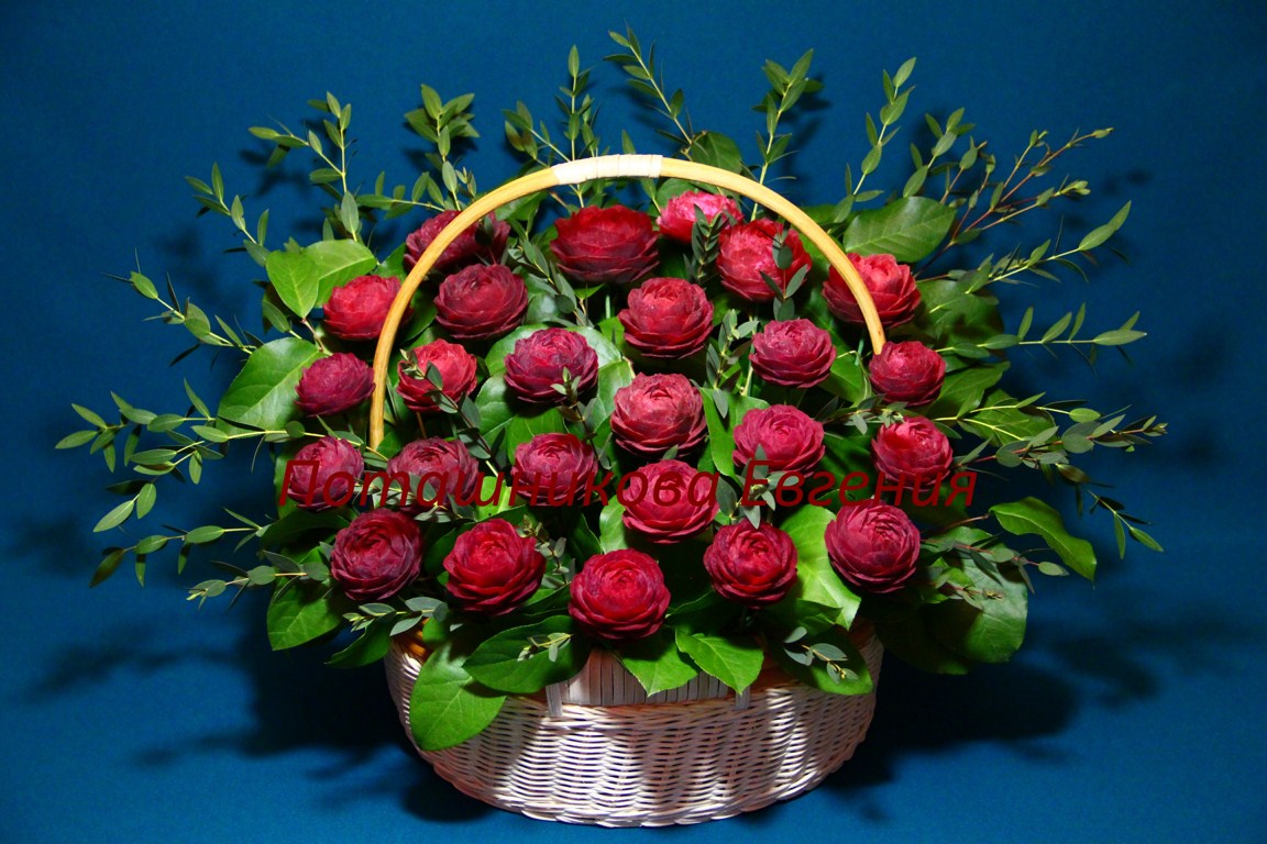129 Корзина с пионами из свеклы 
