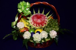 122 Корзина с фруктами праздничная 