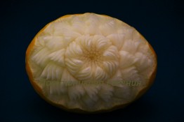565