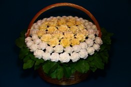 126 Корзина с розами из репы и дайкона "Торжество"  