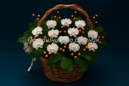 154 Корзина с орхидеями из дайкона  